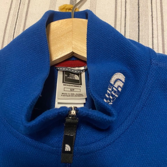 North Face half-zip long sleeve cold weather shirt - Picture 2 of 3